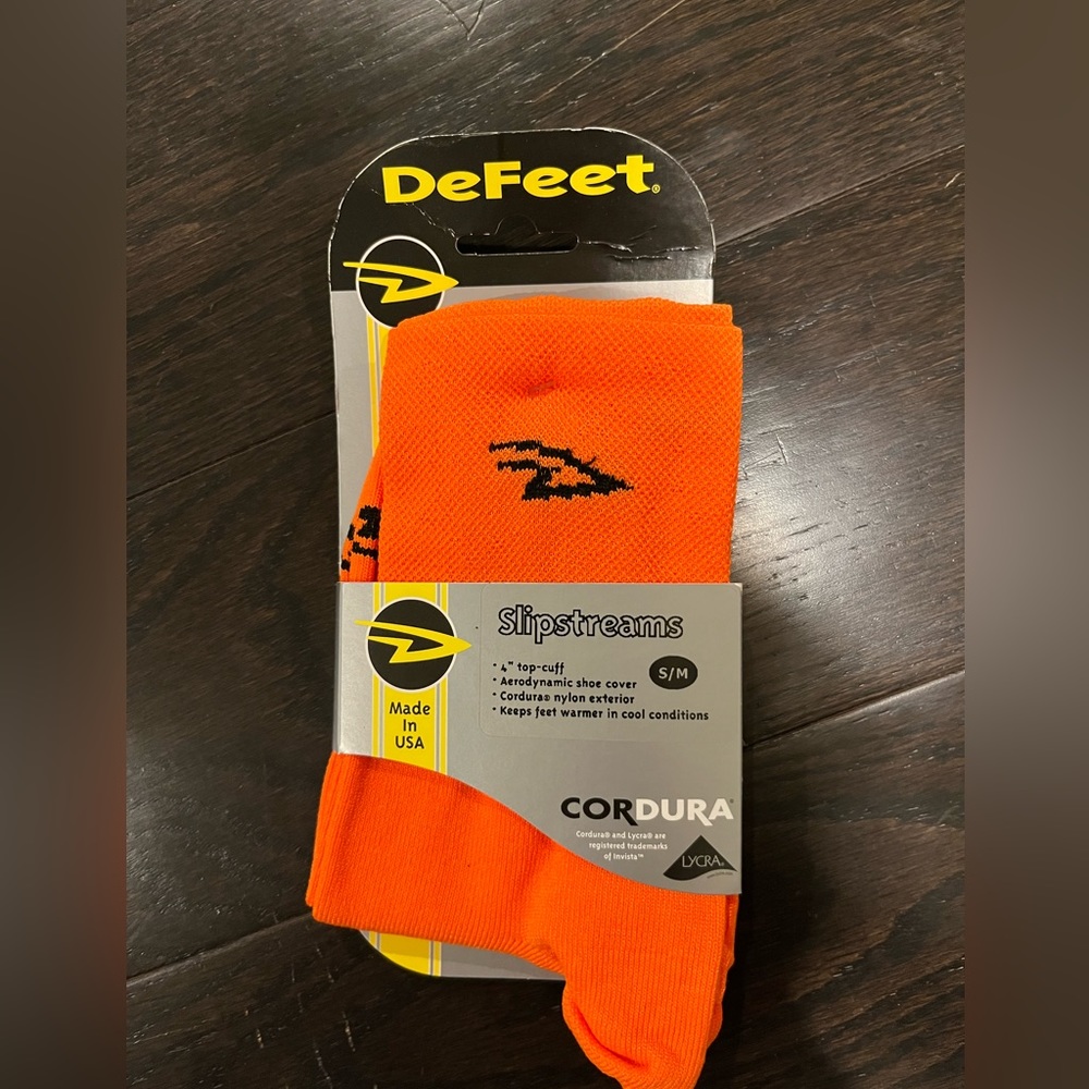 NWT Defeat bright orange